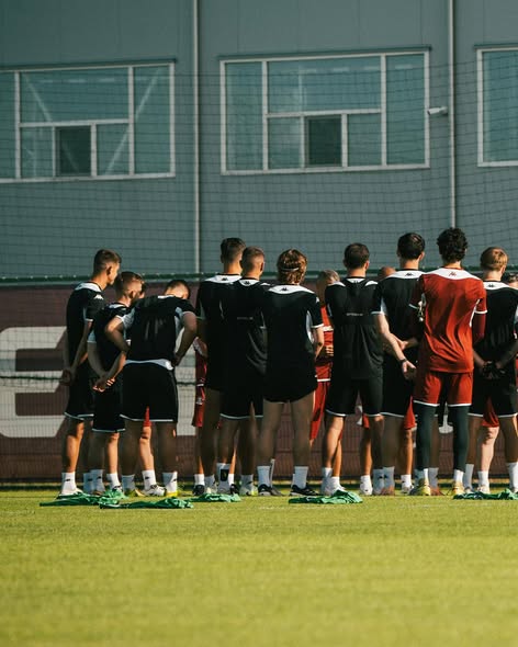 Rapid București a reluat pregătirea cu 27 de jucători - sport